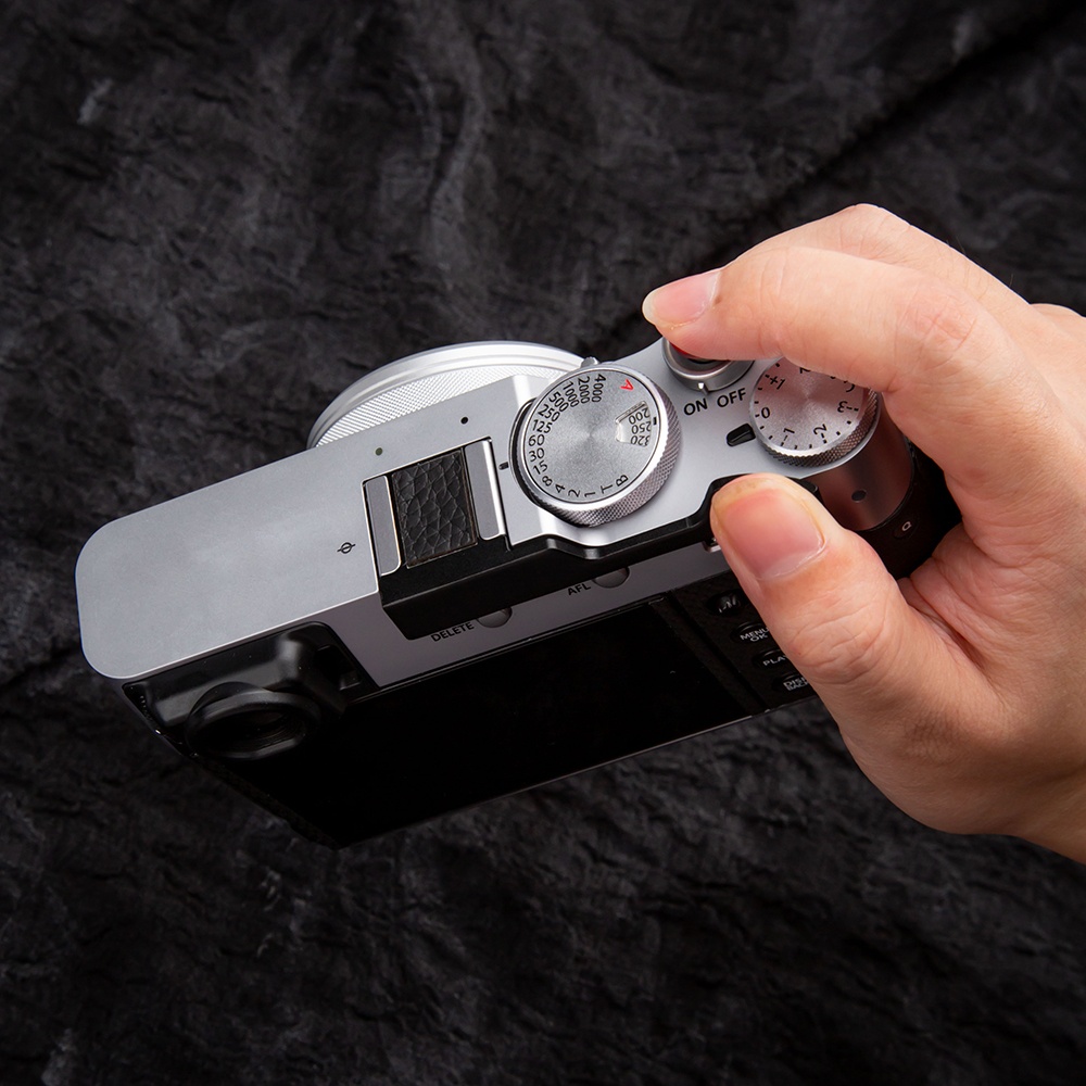 X100VI Enhance The Grip for FU - огляд і ціна Fujifilm Camera X100Vi